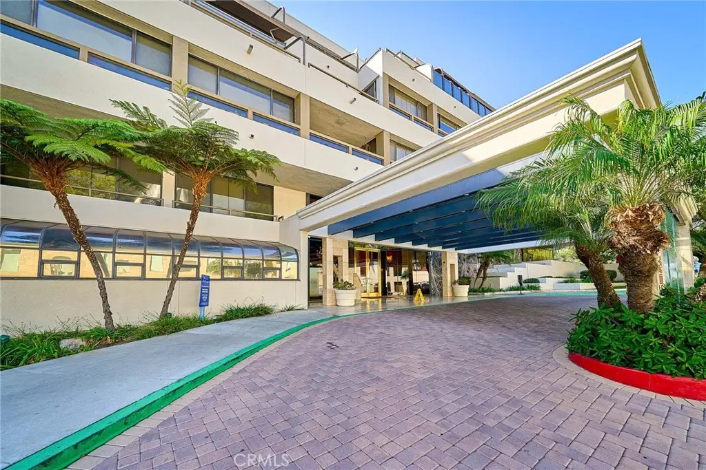 Condominium for sale at 121 S Hope 103, Los Angeles, CA featuring 2 beds and 2 baths