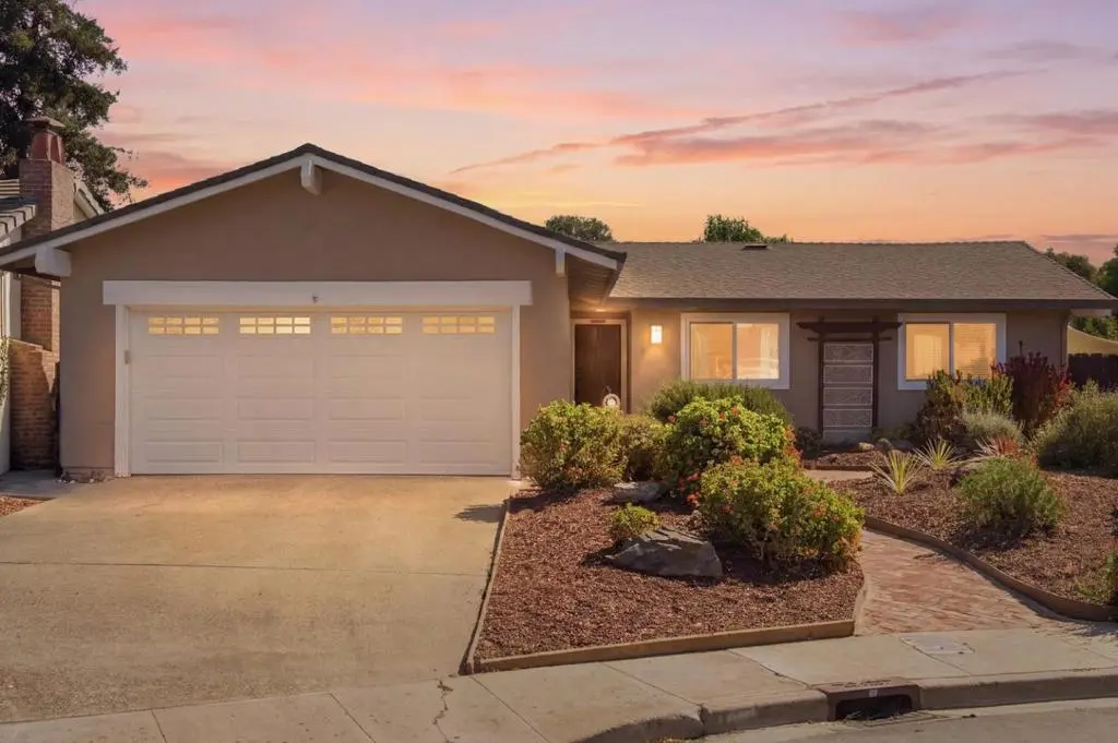 Single Family Residence for sale at 81 Franklin Circle, San Juan Bautista, CA featuring 3 beds and 2 baths