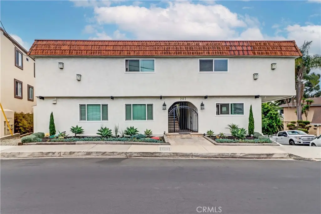 Apartment for rent at 207 W Marquita 3, San Clemente, CA featuring 2 beds and 2 baths