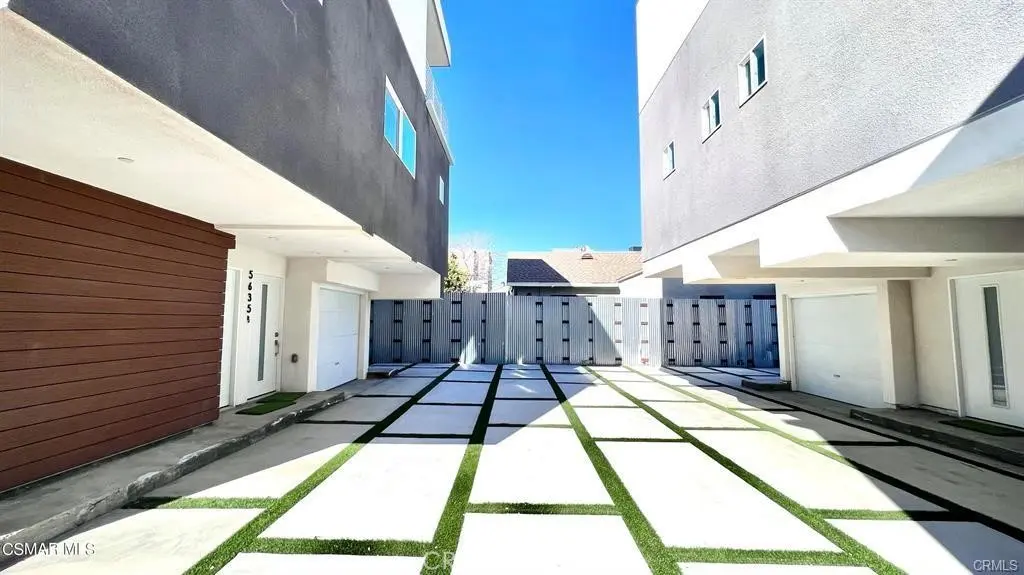 5635 Klump Avenue 1/2, North Hollywood, CA — listing photo 1