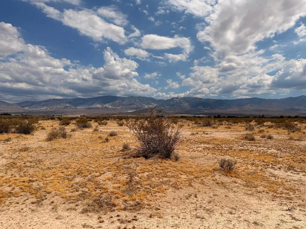 40 Rabbit Springs Road, Lucerne Valley, CA — listing photo 1