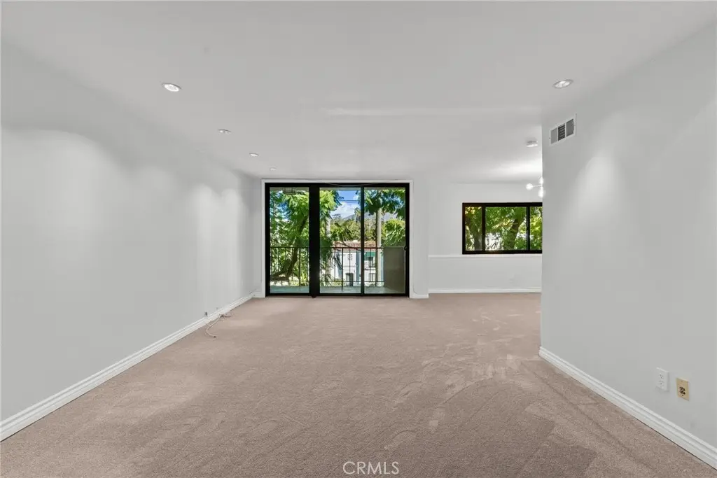 Condominium for rent at 330 W California 316, Pasadena, CA featuring 3 beds and 3 baths