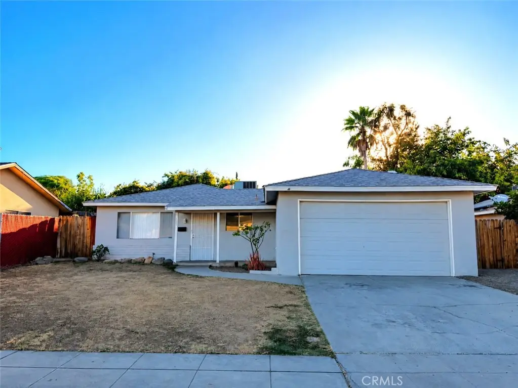4689 N Feland, Fresno, CA — listing photo 1