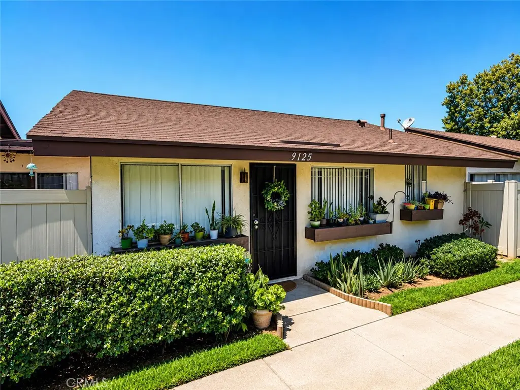 Townhouse for sale at 9125 Admiralty Avenue, Riverside, CA featuring 2 beds and 1 bath