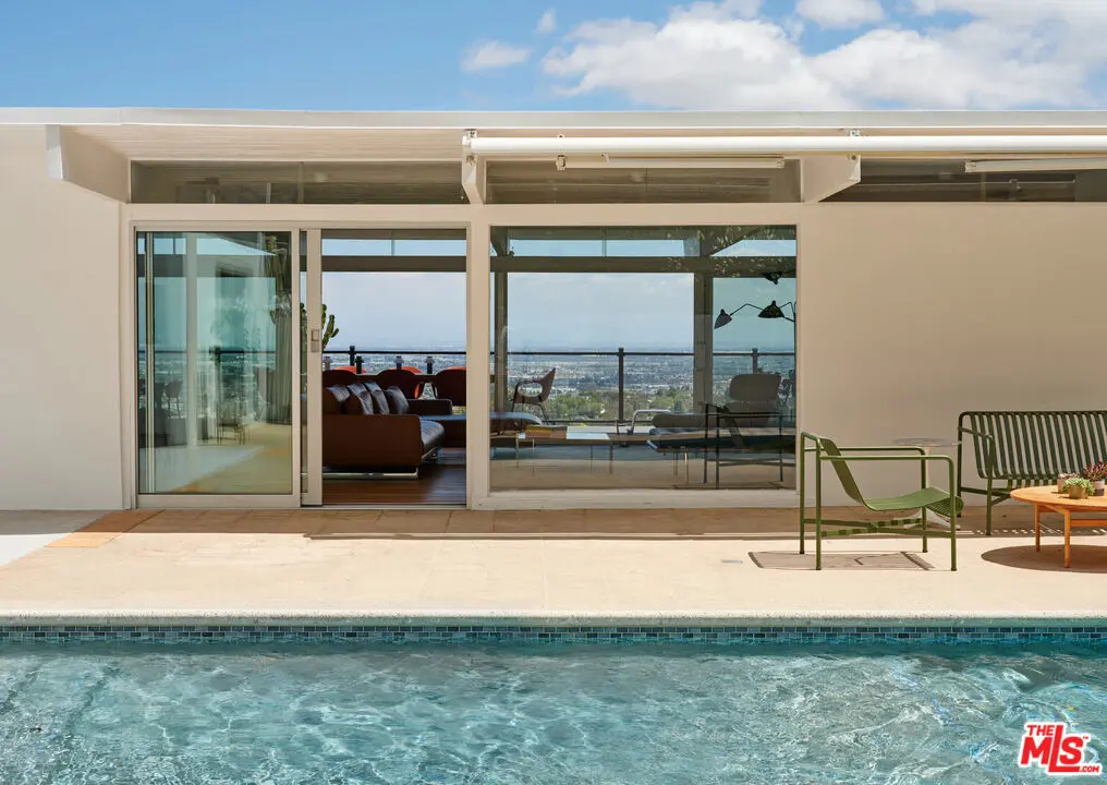 Residential Lease for rent at 12 Deerhill Drive, Palos Verdes Peninsula, Los Angeles County, CA featuring 5 beds and 5 baths