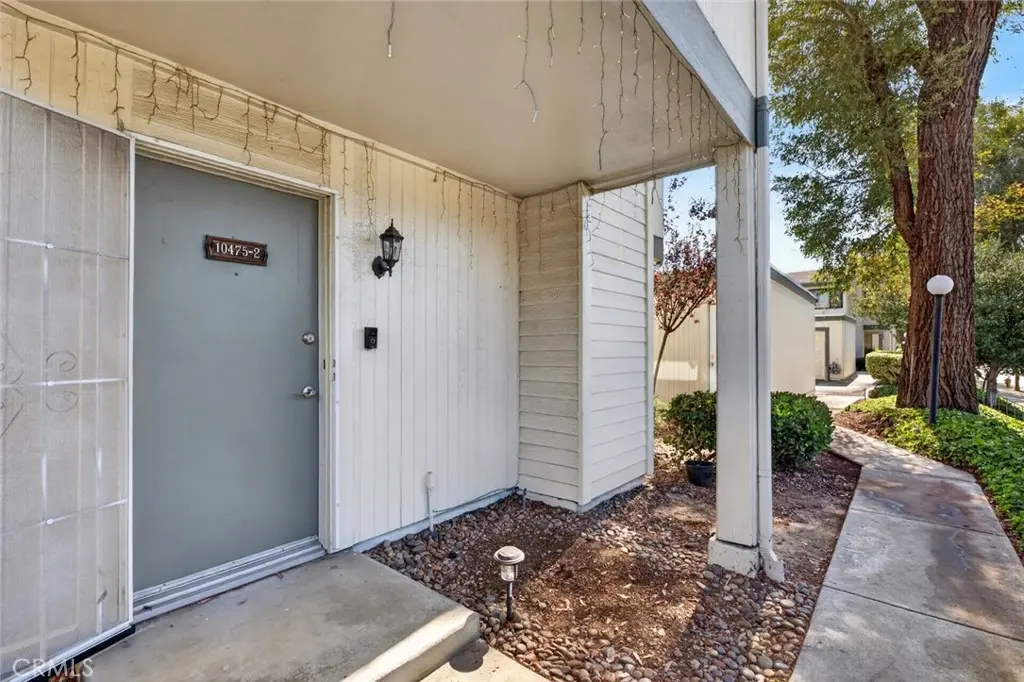 10475 Newhome Avenue 2, Sunland, CA — listing photo 1