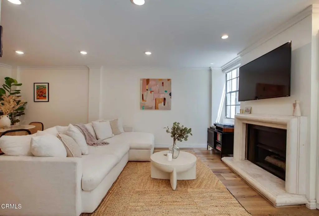 750 N Kings Road 117, West Hollywood, CA — listing photo 1