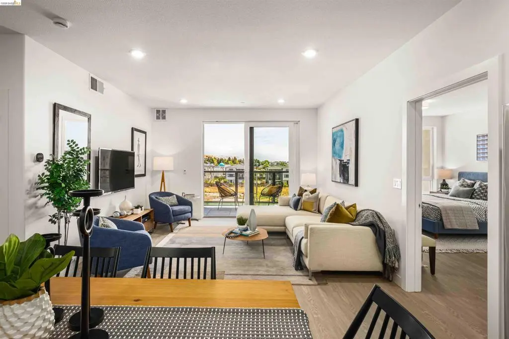 Condominium for sale at 500 Somi Ct 404, Hayward, CA featuring 2 beds and 2 baths