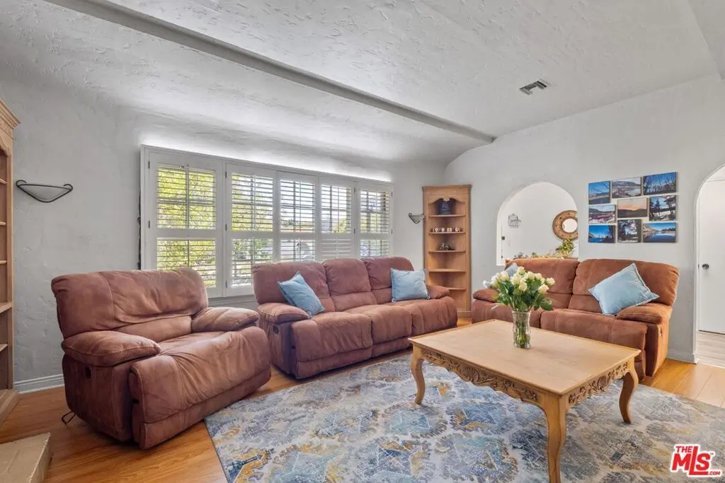 Residential Lease for rent at 471 S Clark Drive, Beverly Hills, Los Angeles County, CA featuring 4 beds and 2 baths