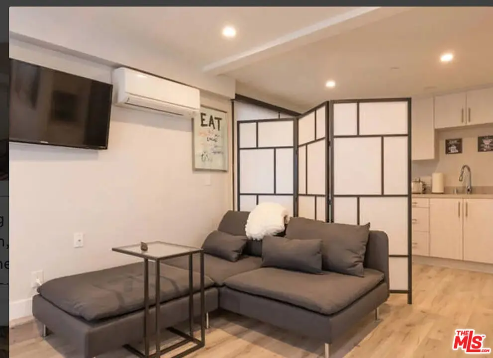 Residential Lease for rent at 479 Washington Boulevard 104, Los Angeles, Los Angeles County, CA and 1 bath