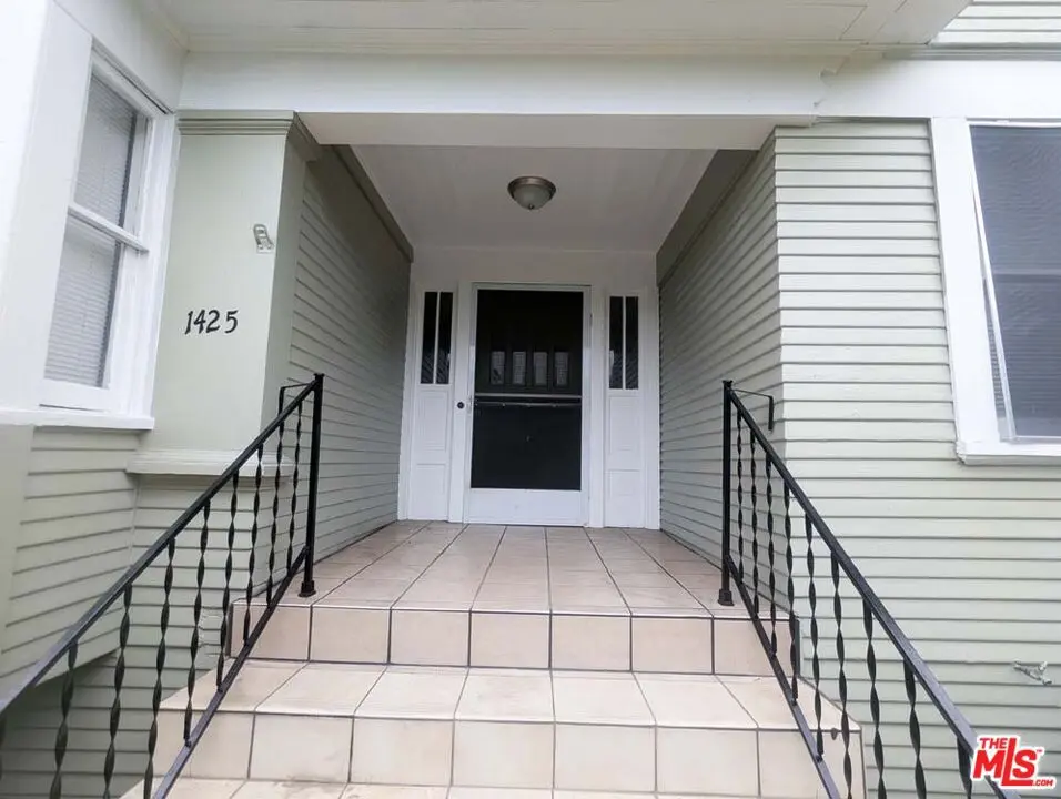 Residential Lease for rent at 1421 Kellam Avenue 1425, Los Angeles, Los Angeles County, CA featuring 2 beds and 1 bath