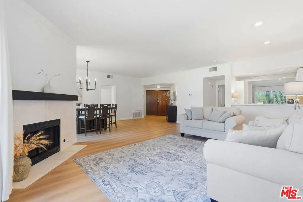 Condominium for sale at 828 S Bedford Street 202, Los Angeles, CA featuring 2 beds and 2 baths