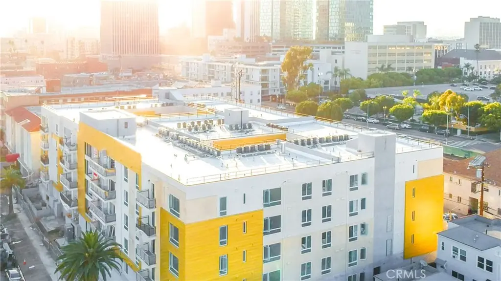 Condominium for sale at 2939 Leeward Ave 420, Los Angeles, CA featuring 1 bed and 2 baths