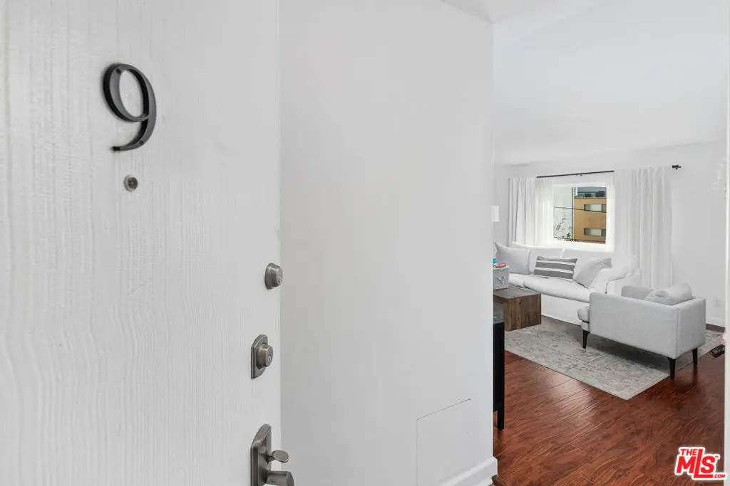 Condominium for sale at 11836 Mayfield Avenue 9, Los Angeles, CA featuring 2 beds and 2 baths