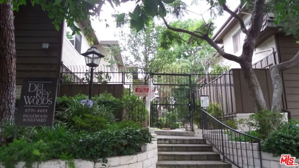 Residential Lease for rent at 4591 Inglewood Boulevard 5, Culver City, Los Angeles County, CA featuring 2 beds and 2 baths