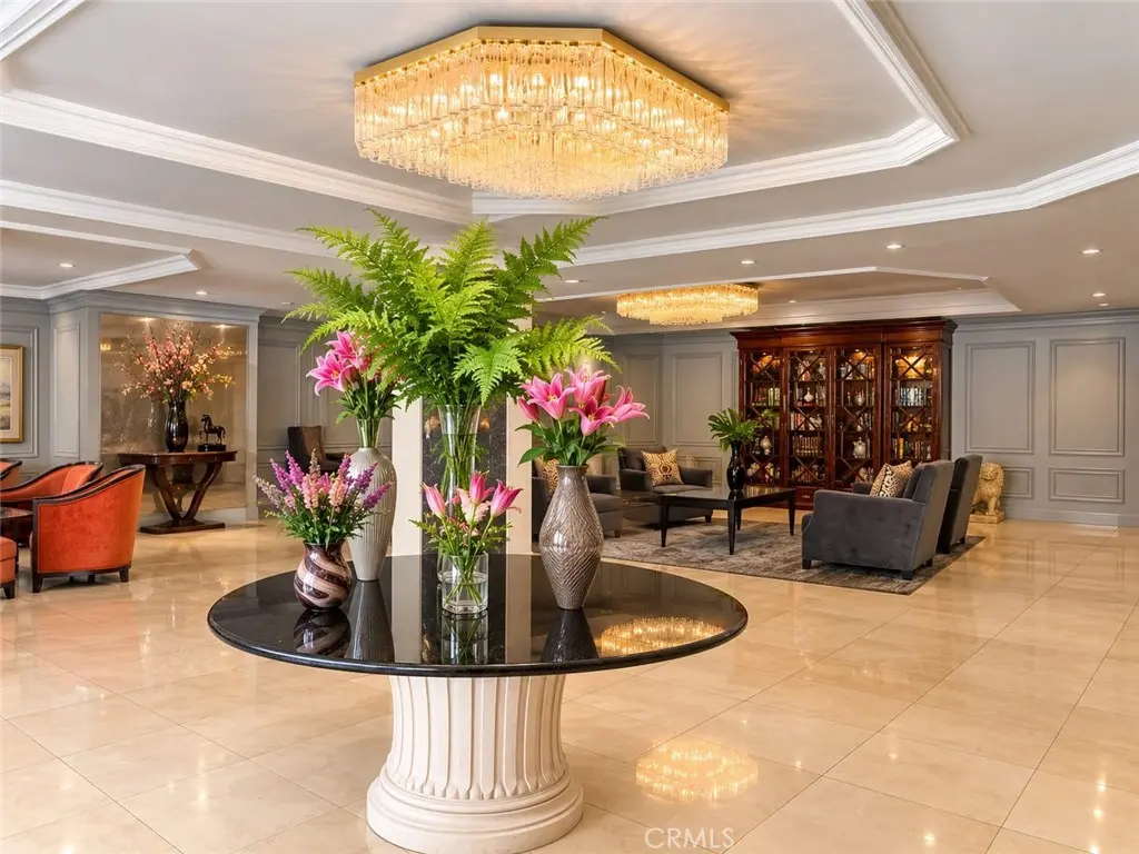 Residential Lease for rent at 10660 Wilshire 309, Los Angeles, Los Angeles County, CA featuring 3 beds and 4 baths
