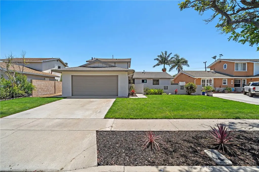 Single Family Residence for rent at 9404 El Blanco, Fountain Valley, CA featuring 4 beds and 3 baths