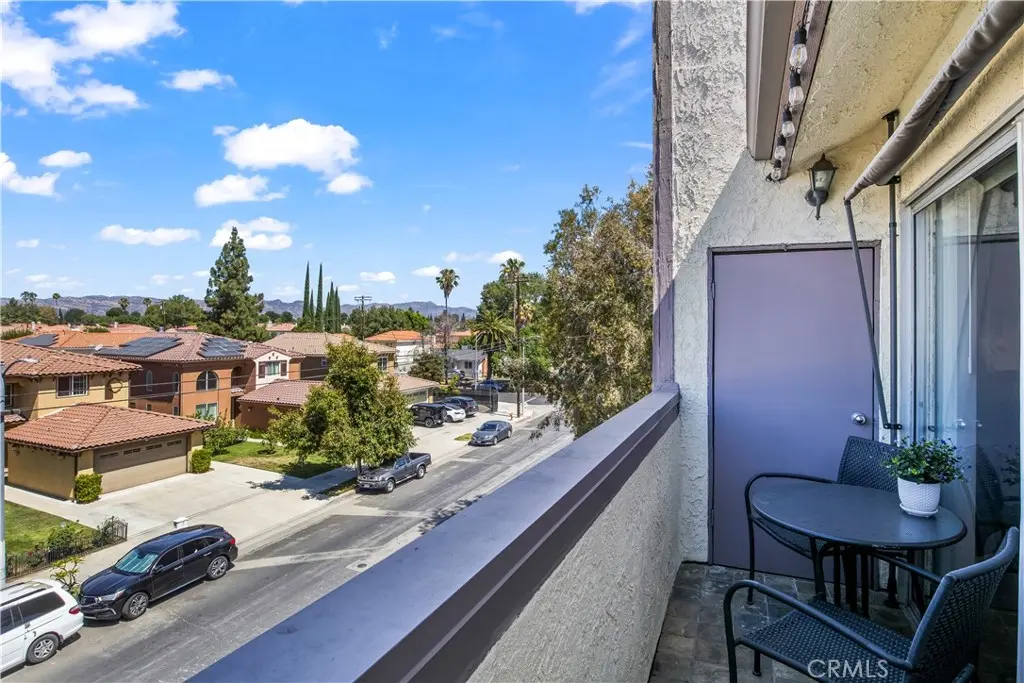20253 Keswick Street 323, Winnetka, CA — listing photo 1