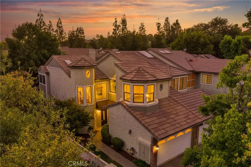 Townhouse for sale at 29624 Windsong, Agoura Hills, CA featuring 3 beds and 3 baths