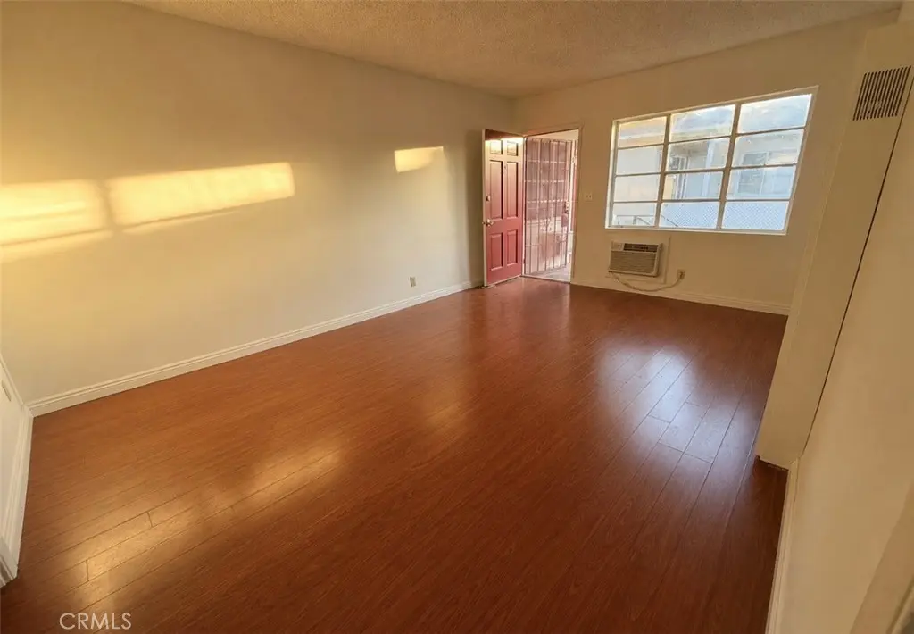 13350 Victory Blvd, Van Nuys, CA — listing photo 1
