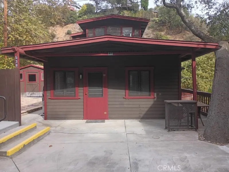 Single Family Residence for rent at 538 Brookside Lane, Sierra Madre, CA featuring 2 beds and 2 baths