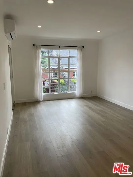 Residential Lease for rent at 1254 N Orange Grove Avenue 4, Los Angeles, Los Angeles County, CA and 1 bath