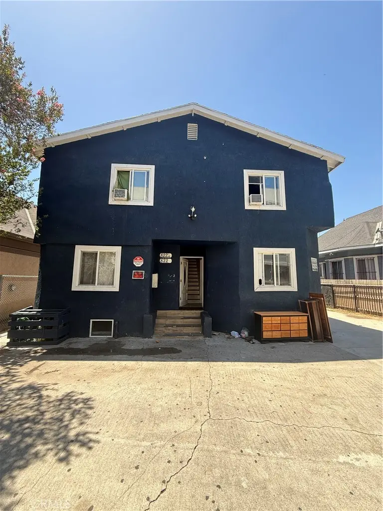 Duplex for sale at 822 W 60th, Los Angeles, CA