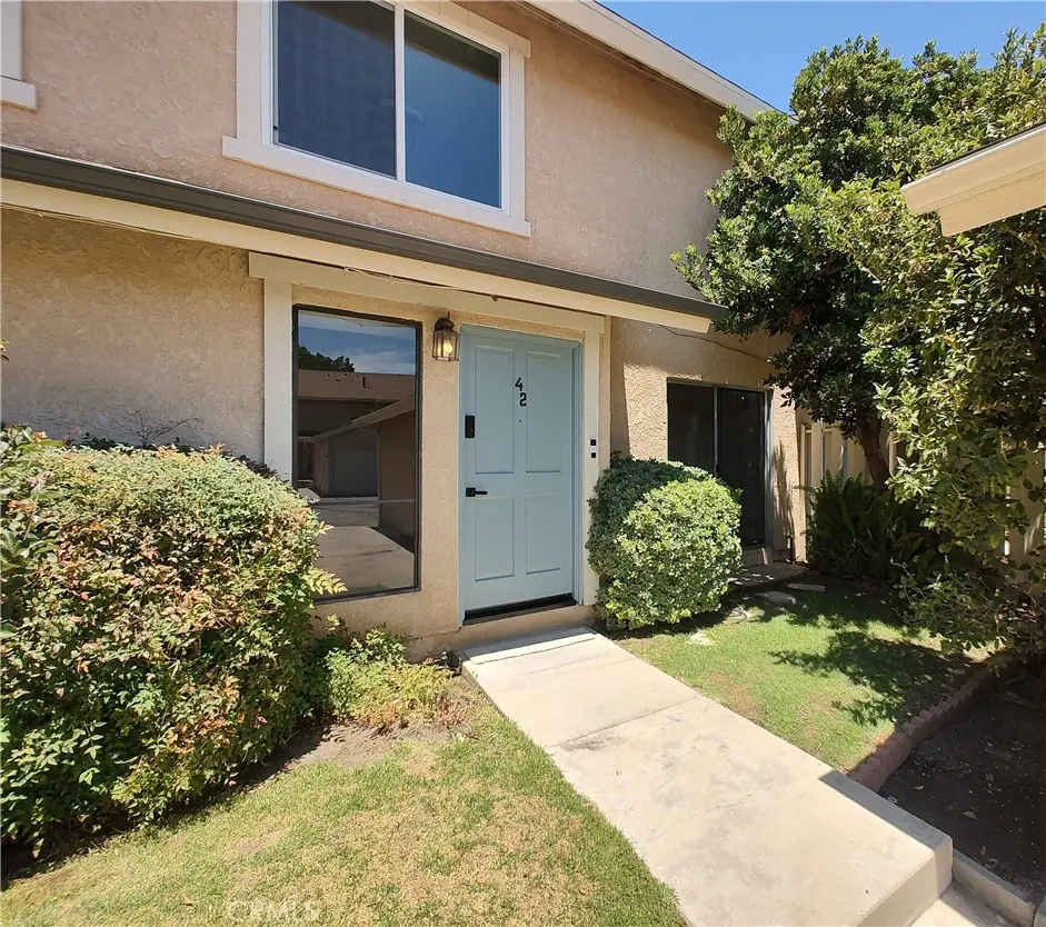 10125 De Soto Avenue 42, Chatsworth, CA — listing photo 1