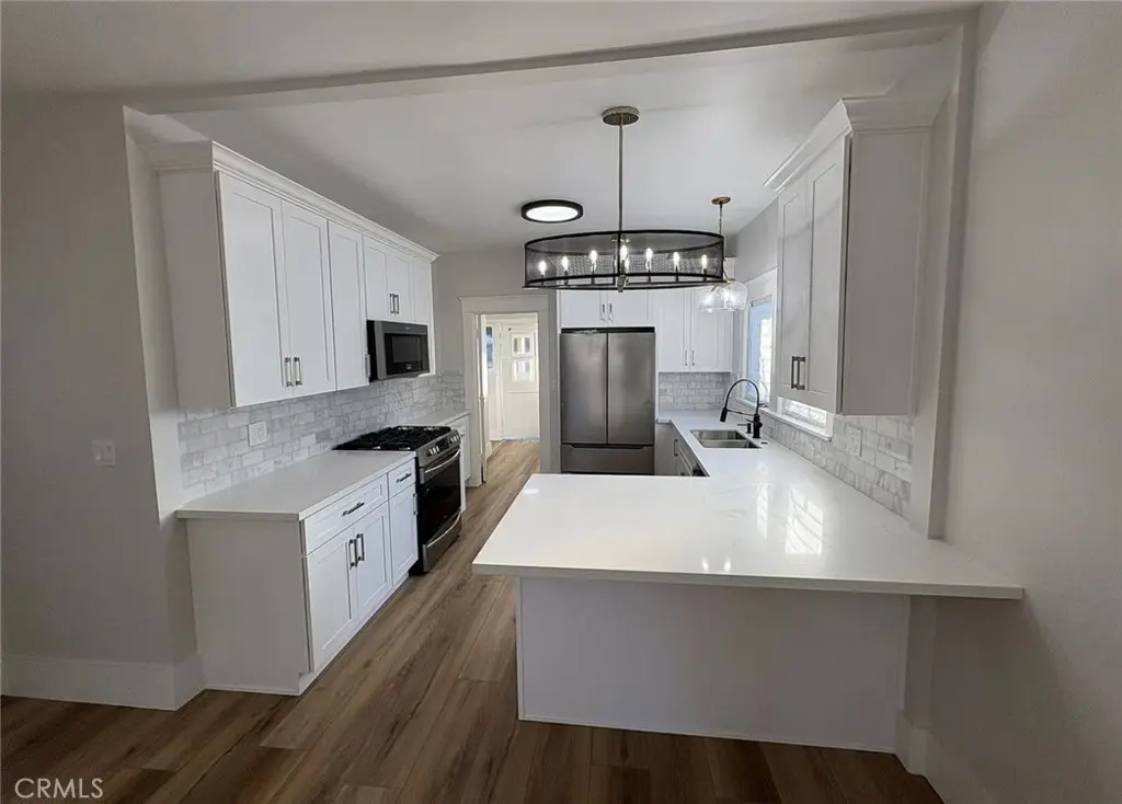 Single Family Residence for rent at 275 Orange N, Orange, CA featuring 3 beds and 2 baths