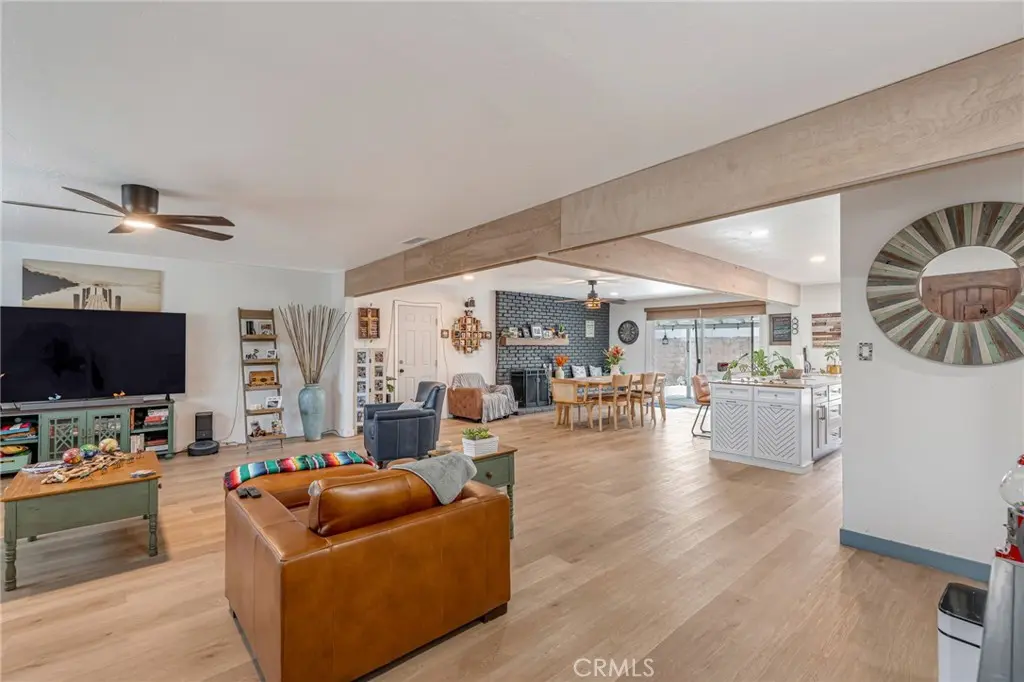 590 E Van Koevering, Rialto, CA — listing photo 1