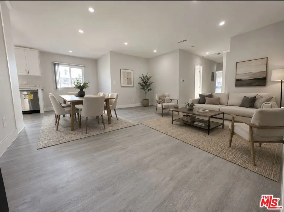 Residential Lease for rent at 1145 S Holt Avenue 10, Los Angeles, Los Angeles County, CA featuring 2 beds and 2 baths