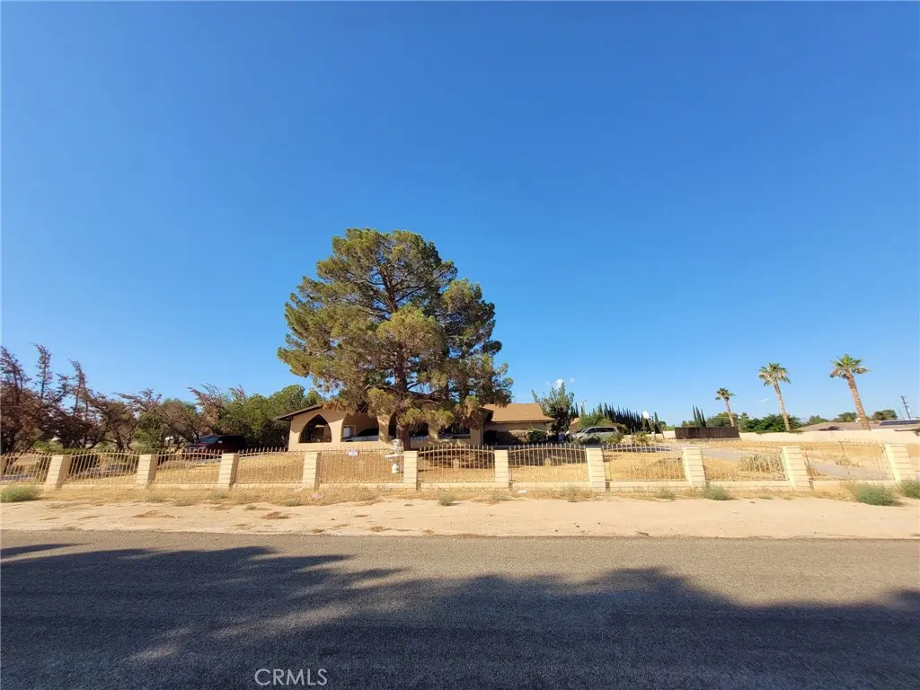 19381 Kinai, Apple Valley, CA — listing photo 1