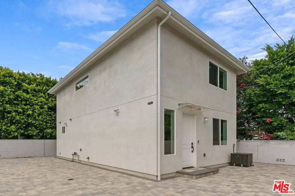 6932 Babcock Avenue, North Hollywood, CA — listing photo 1