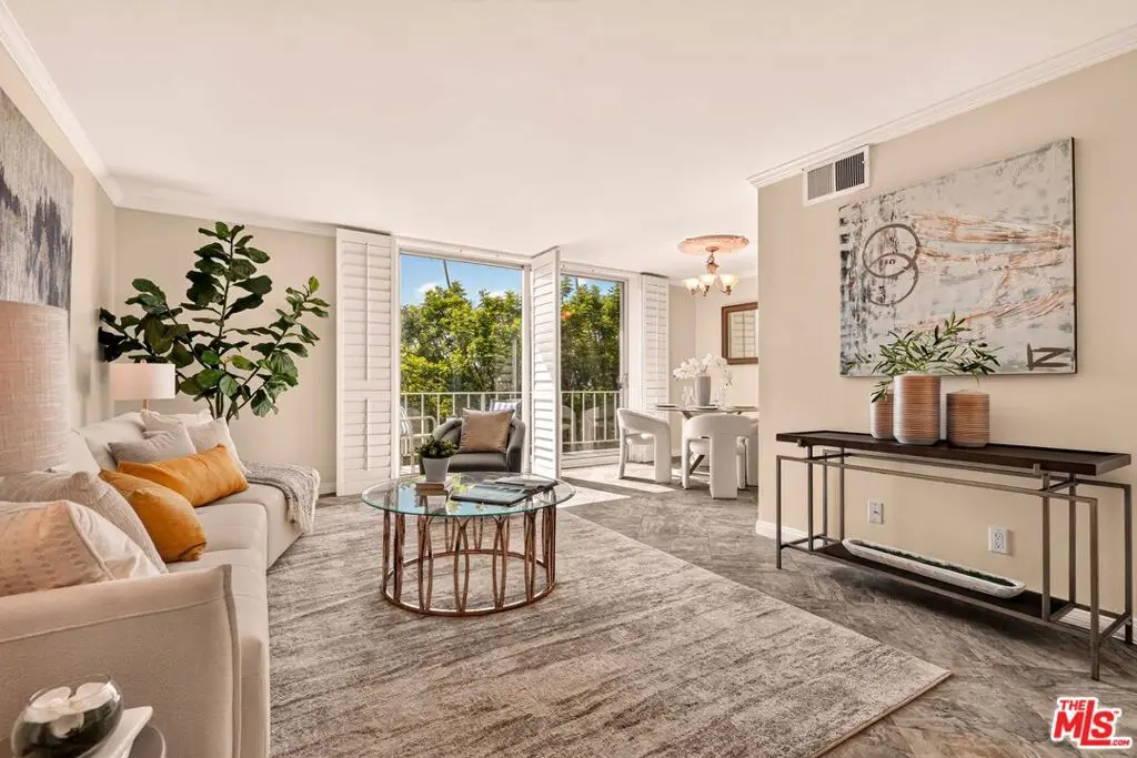 Condominium for sale at 100 S Doheny Drive 402, Los Angeles, CA featuring 1 bed and 2 baths