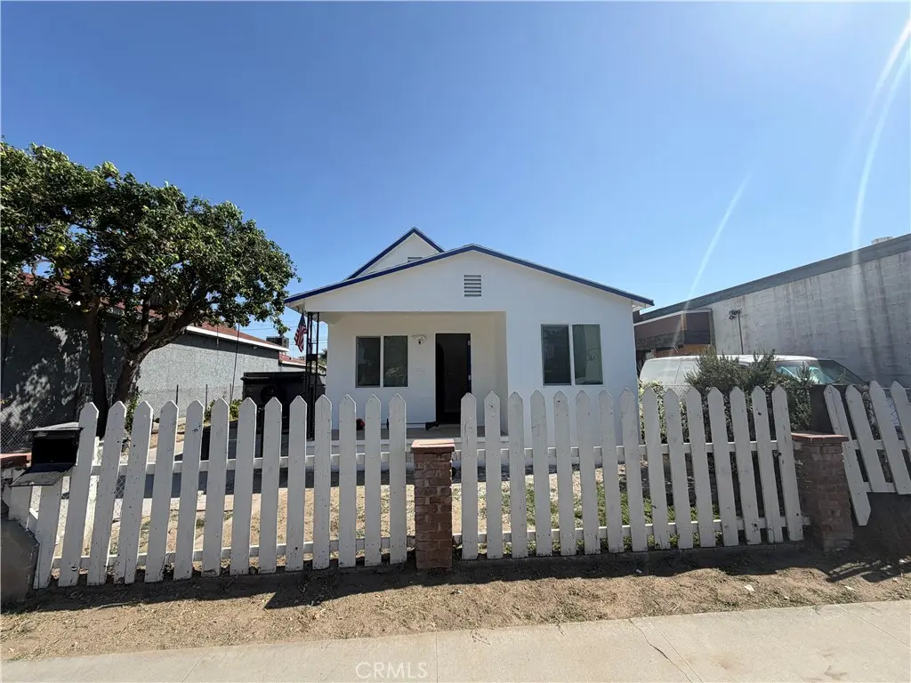 Single Family Residence for rent at 134 E M st, Colton, CA featuring 3 beds and 1 bath