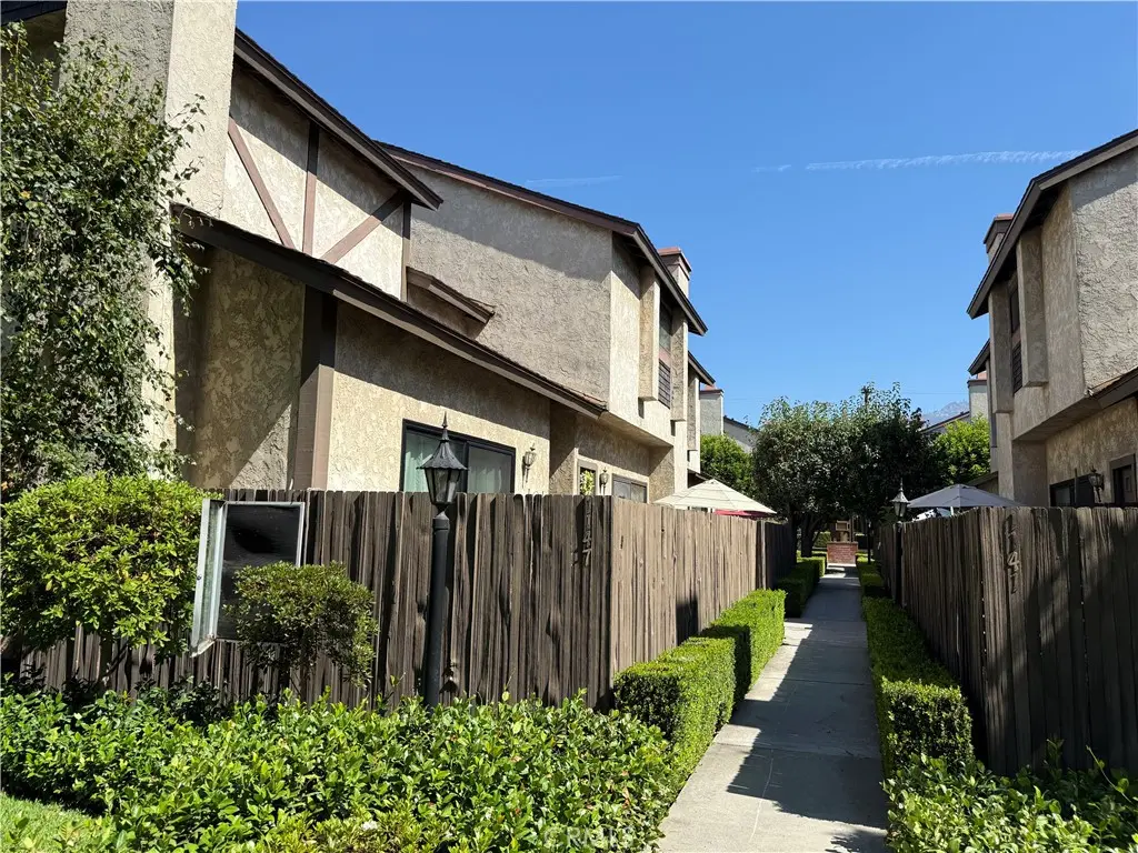 Residential Lease for rent at 1147 Arcadia Avenue 3, Arcadia, Los Angeles County, CA featuring 3 beds and 3 baths