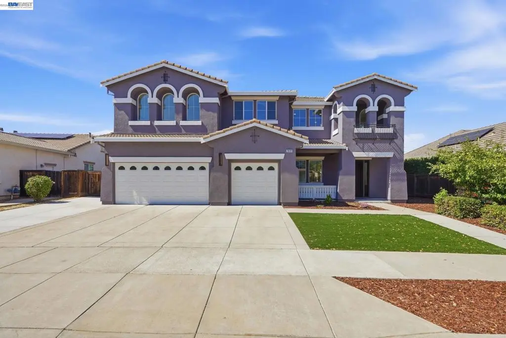 Single Family Residence for sale at 2633 Spyglass Dr, Brentwood, CA featuring 5 beds and 3 baths