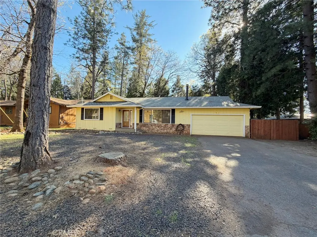 6131 Dana Circle, Magalia, CA — listing photo 1