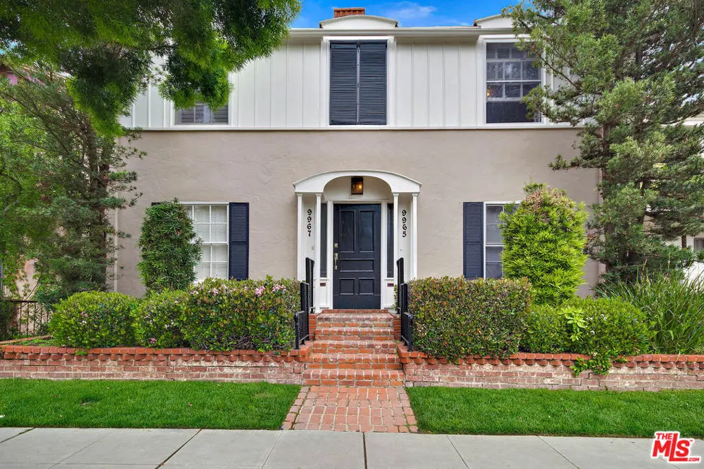 Residential Lease for rent at 9965 Rear Durant Drive, Beverly Hills, Los Angeles County, CA featuring 1 bed and 1 bath