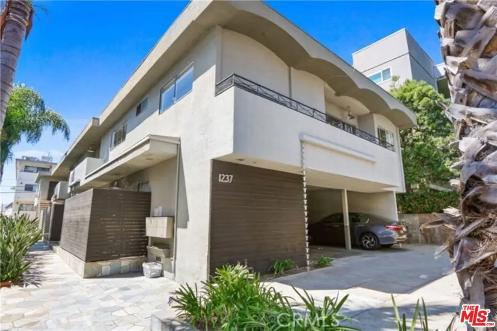 Residential Lease for rent at 1237 Amherst Avenue 7, Los Angeles, Los Angeles County, CA featuring 1 bed and 1 bath