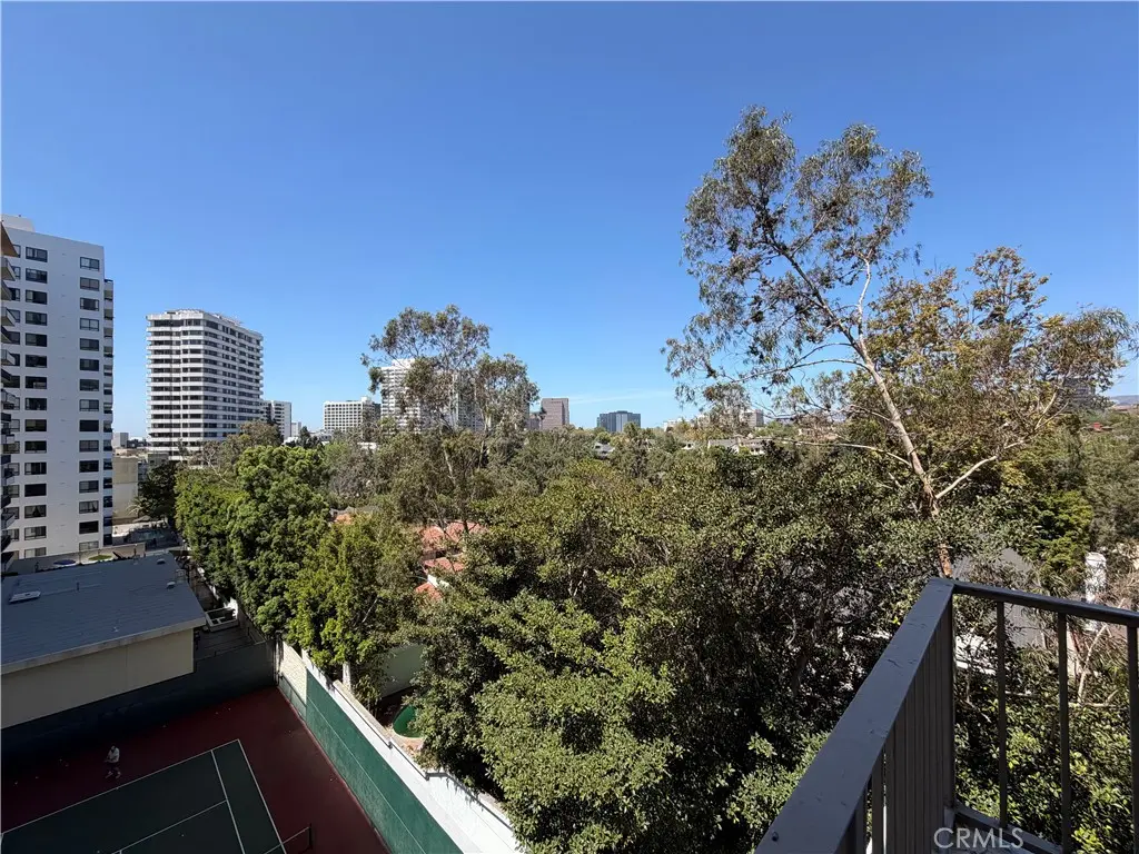 Condominium for sale at 10501 WILSHIRE 814, Los Angeles, CA and 1 bath