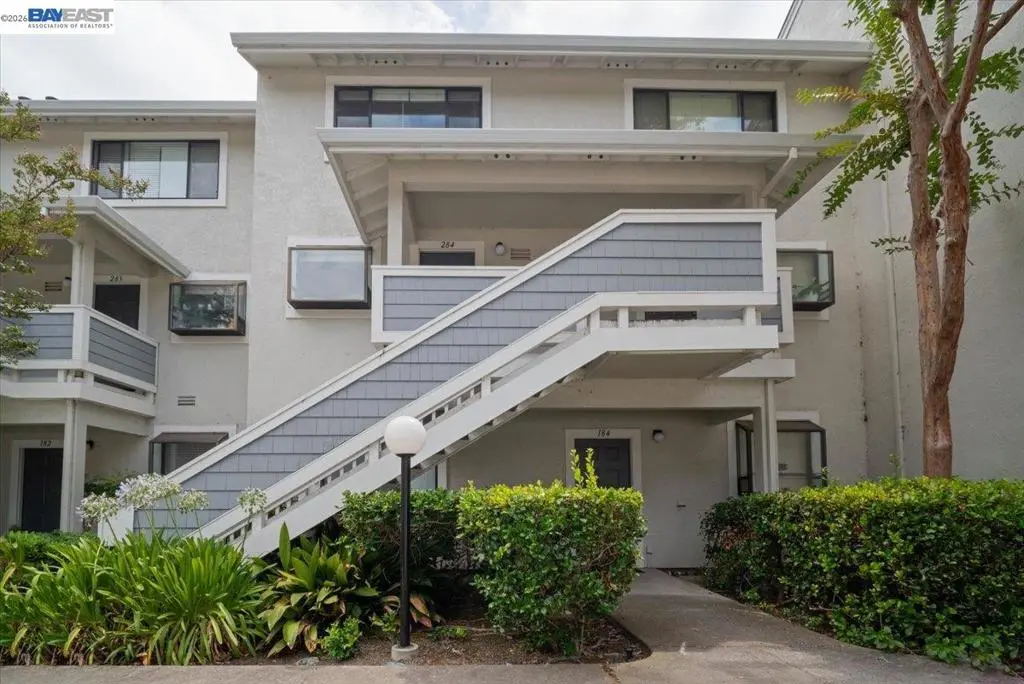 Condominium for sale at 2598 Oak Rd 284, Walnut Creek, CA featuring 2 beds and 3 baths
