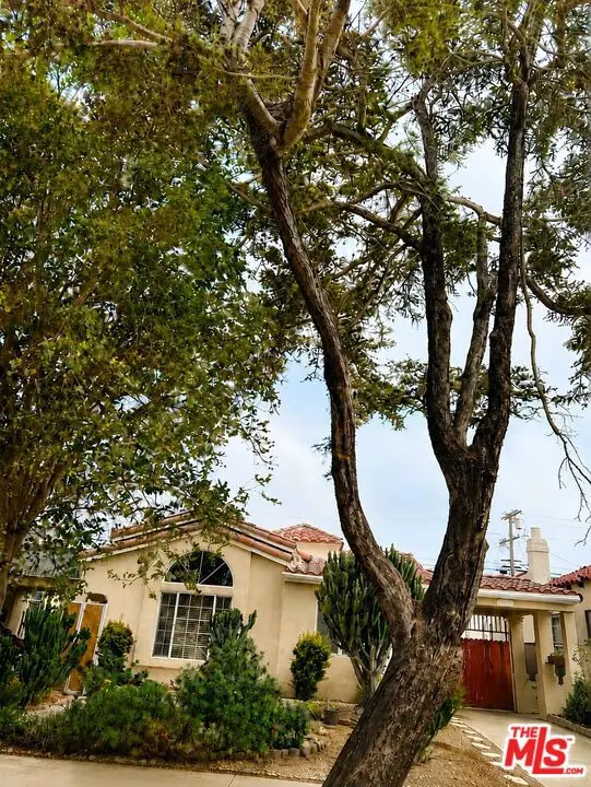 Single Family Residence for sale at 1271 W 81st Street, Los Angeles, CA featuring 2 beds and 1 bath