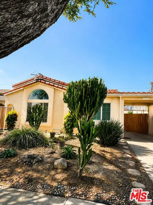 Single Family Residence for sale at 1271 W 81st Street, Los Angeles, CA featuring 2 beds and 1 bath