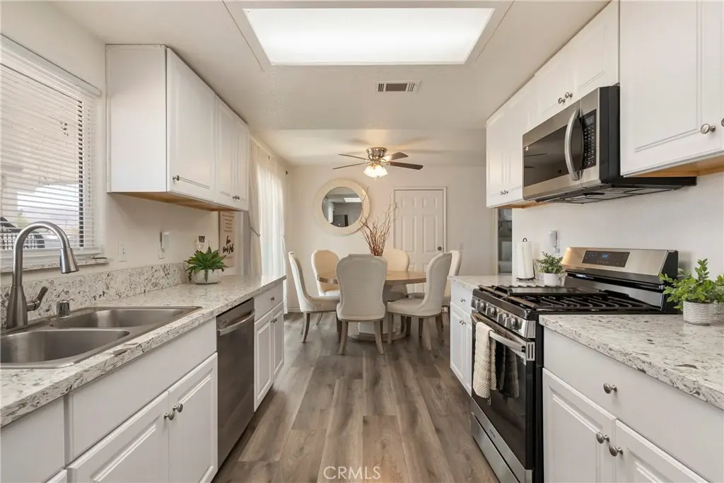 11345 Otowi Road, Apple Valley, CA — listing photo 1