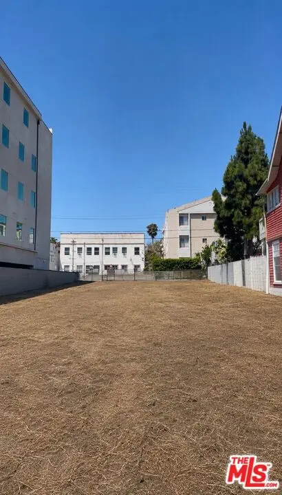 553 N Heliotrope Drive, Los Angeles, CA — listing photo 1