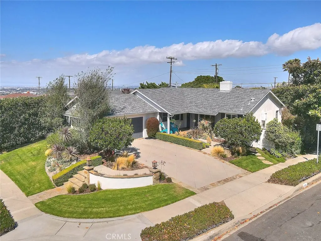 Residential Lease for rent at 5209 Paseo Del Pavon, Torrance, Los Angeles County, CA featuring 4 beds and 2 baths