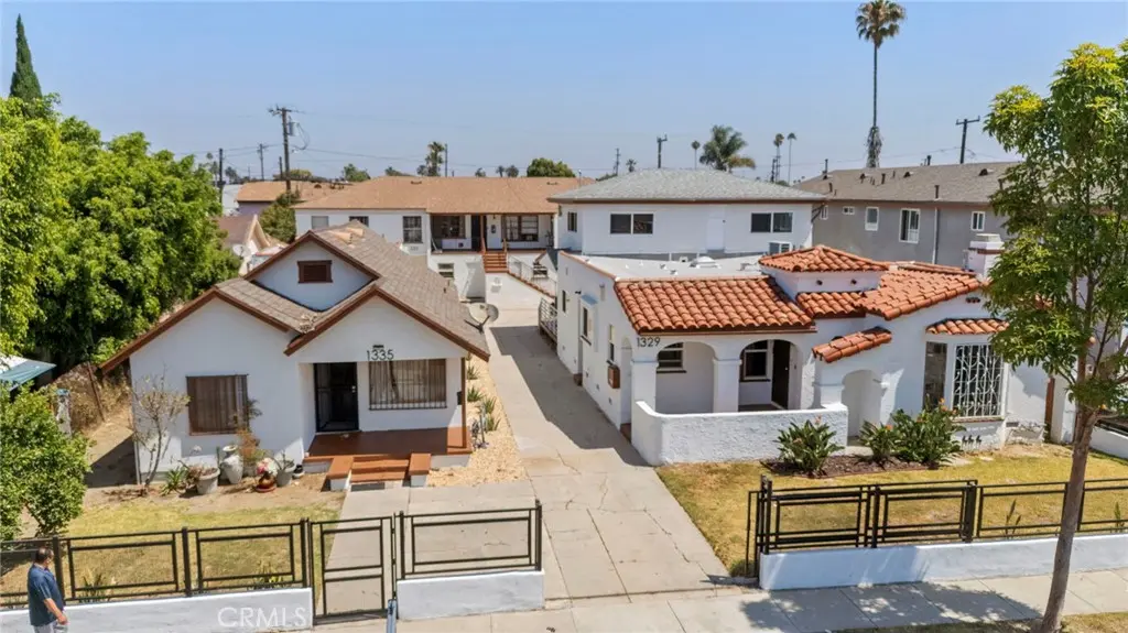 Mixed Use for sale at 1329 W 88th, Los Angeles, CA