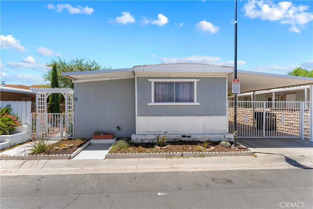 3300 15th W 11, Rosamond, CA — listing photo 1
