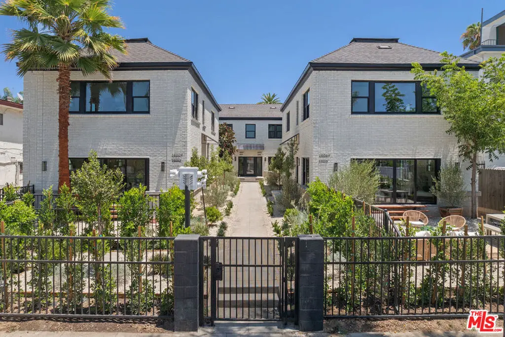 Residential for sale at 1404 1/2 S Wilton Place, Los Angeles, CA featuring 3 beds and 2 baths